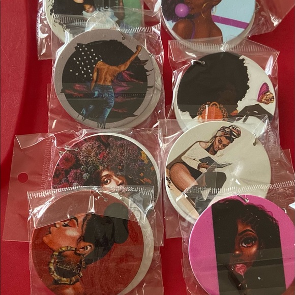 Mink lashes for $5 or 3/$10 also earrings are $5 - Picture 5 of 5